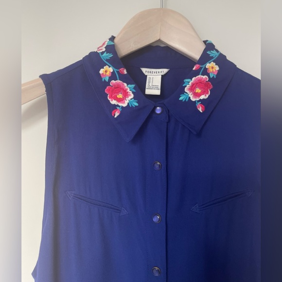 Forever 21 - Embroidered Floral Collar Sleeveless Blouse - Size Small - Picture 2 of 7